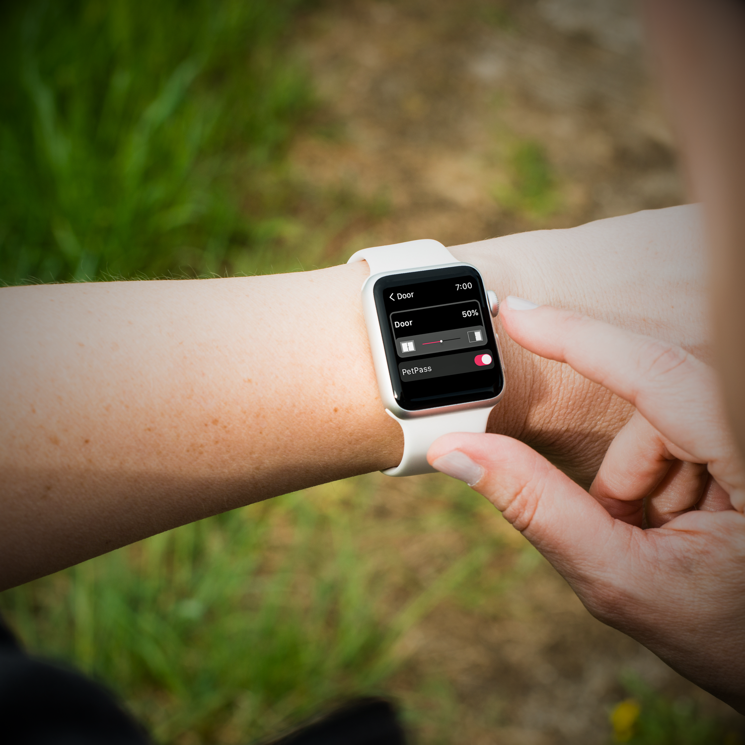 SmartSlydr Apple Watch app lets you monitor and control your smart pet door anywhere outdoors for ultimate convenience.
